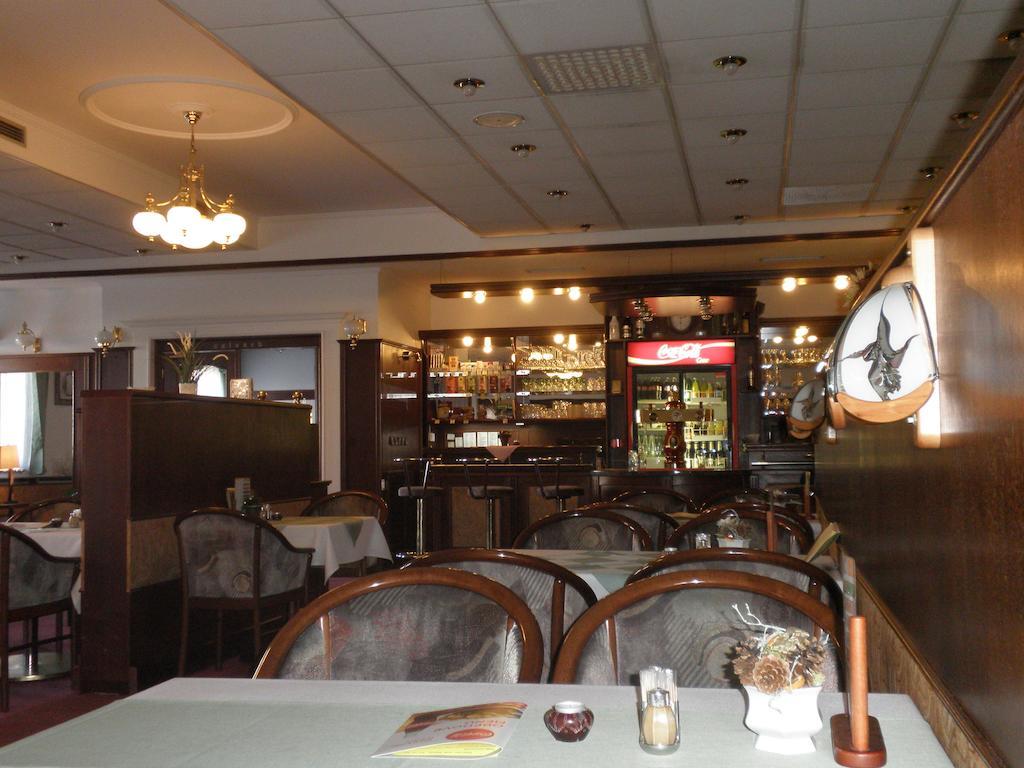 Hotel Le Café Pohořelice Esterno foto