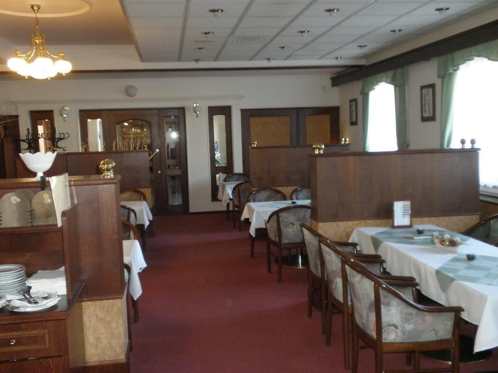 Hotel Le Café Pohořelice Esterno foto