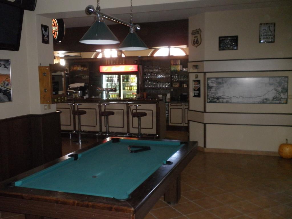 Hotel Le Café Pohořelice Esterno foto