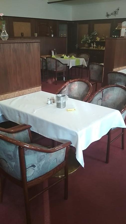Hotel Le Café Pohořelice Esterno foto