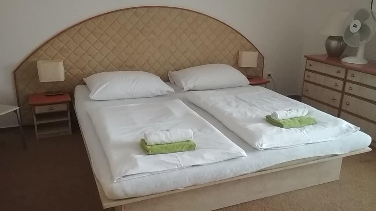 Hotel Le Café Pohořelice Esterno foto